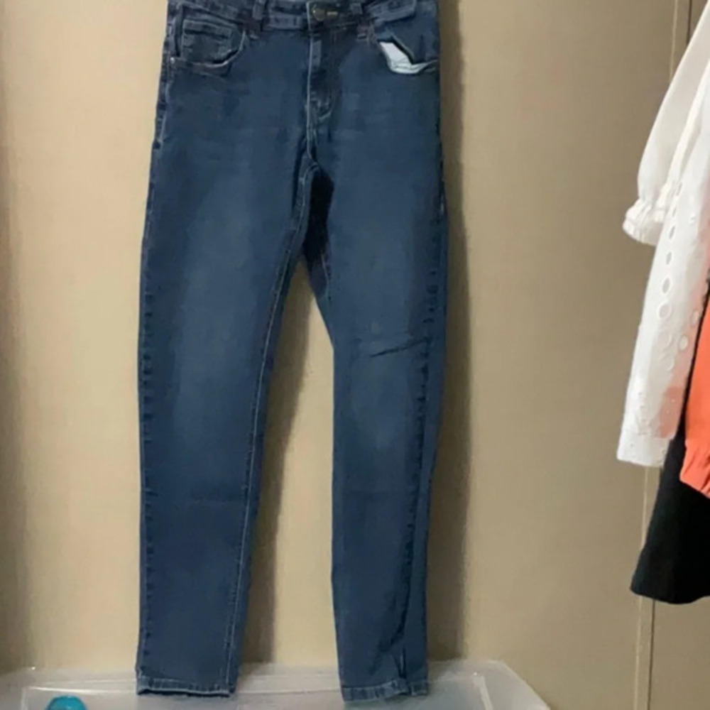 ZLZ Jeans Size 8    28 x 31 Skinny   EUC